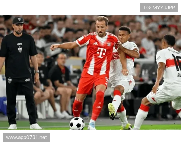 德甲黑白红荣耀:传统劲旅近期表现稳健 德甲黑白红荣耀:传统劲旅近期表现稳健