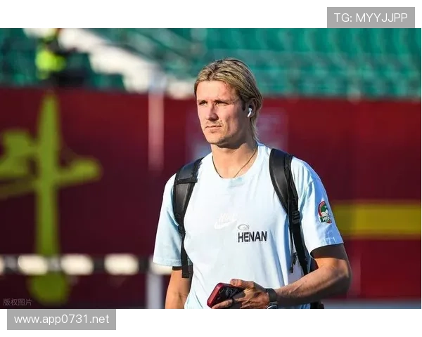 高位防守与回追能力:拉莫斯的防守特点 高位防守与回追能力:拉莫斯的防守特点