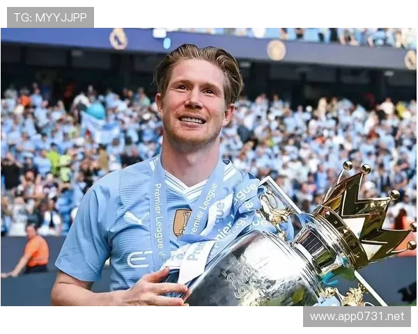 德布劳内对阵顶级后腰表现解析：传球空间如何被限制