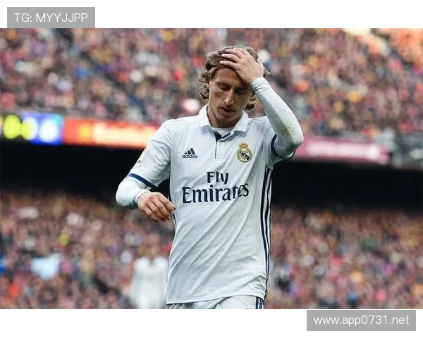 莫德里奇：从英超中场核心到皇马传奇的生涯跃迁解析