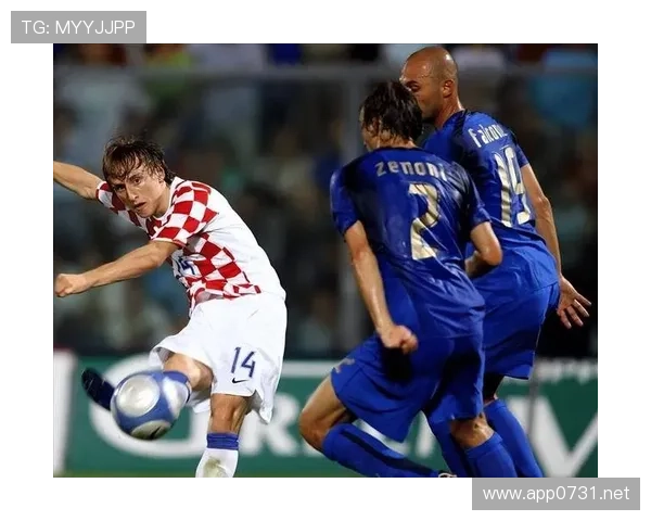 琼阿梅尼防守覆盖与进攻参与度波动解析 琼阿梅尼防守覆盖与进攻参与度波动解析