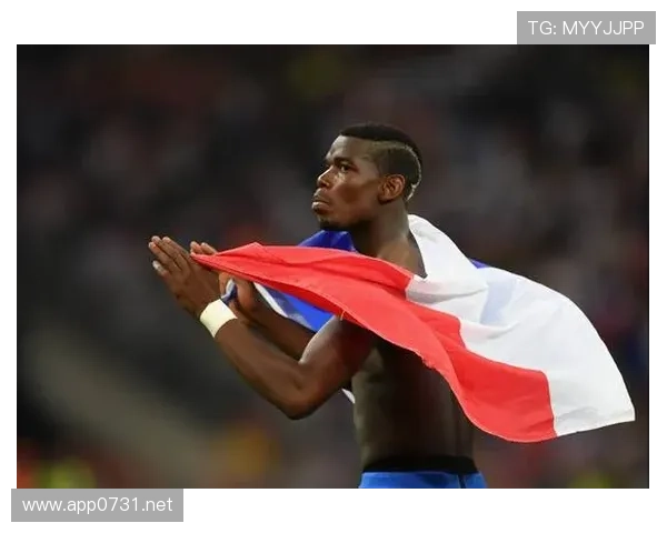 博格巴与坎特在中场推进上的分散与单点驱动转移