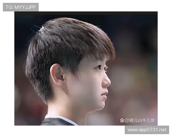 孙颖莎今天连换三个造型，感觉她家衣橱是开了个小型秀场吧？