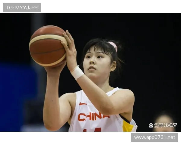 李月汝家里到底藏了多少衣服柜？球场上那个安静大长腿反差太大了吧！