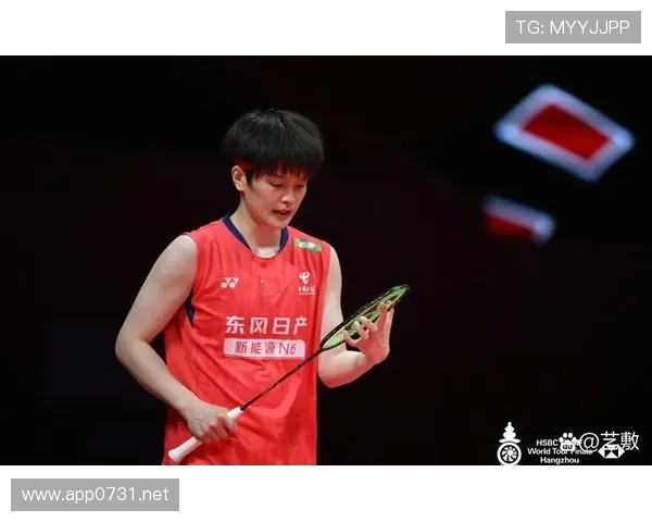 安洗莹球场上拼到吐，场下居然睡得像个无忧无虑的吃货？