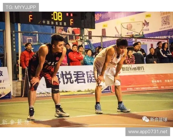篮球规则中封盖犯规判定依据是什么如何区分合法防守